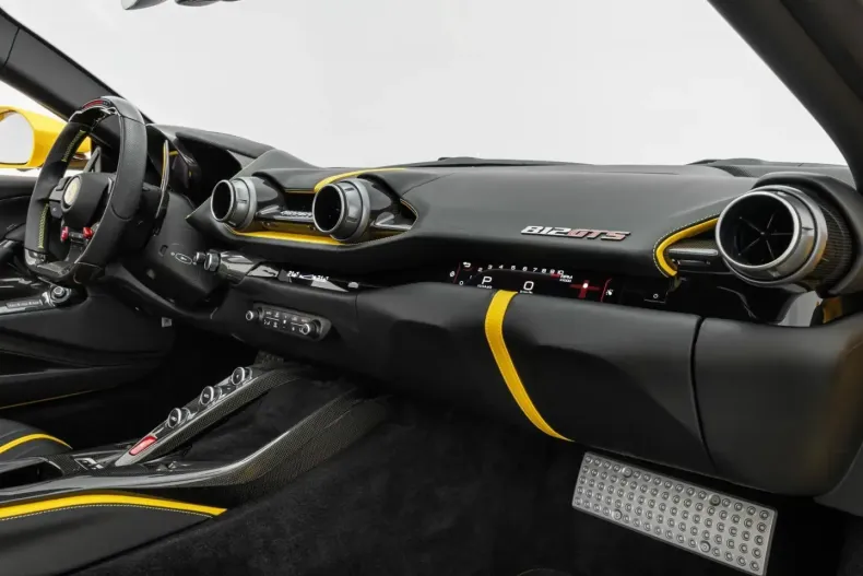 Ferrari 812 din 2022 cu 4.000 km - oferta FER117204 - foto 21