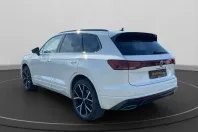 Volkswagen Touareg din 2024 cu 67.524 km - oferta VOL117213 - foto 2