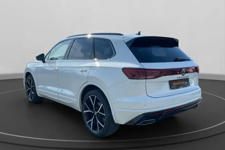 Volkswagen Touareg din 2024 cu 67.524 km - oferta VOL117213 - foto 2