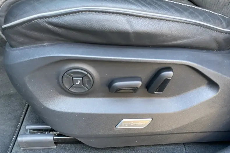 Volkswagen Touareg din 2024 cu 67.524 km - oferta VOL117213 - foto 21