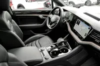 Volkswagen Touareg din 2024 cu 27.650 km - oferta VOL117215 - foto 3