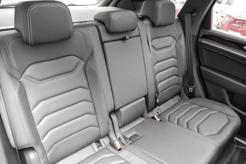 Volkswagen Touareg din 2024 cu 27.650 km - oferta VOL117215 - foto 4