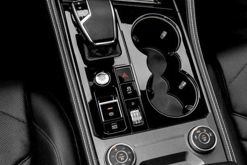 Volkswagen Touareg din 2024 cu 27.650 km - oferta VOL117215 - foto 9