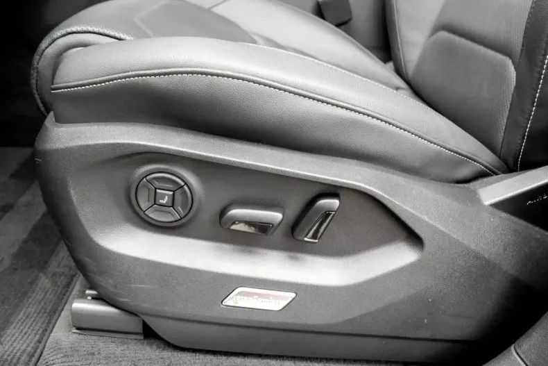 Volkswagen Touareg din 2024 cu 27.650 km - oferta VOL117215 - foto 13