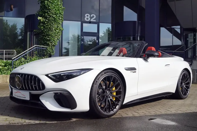 Mercedes-Benz SL 63 AMG din 2024 cu 3.987 km - oferta MER117220 - foto 1