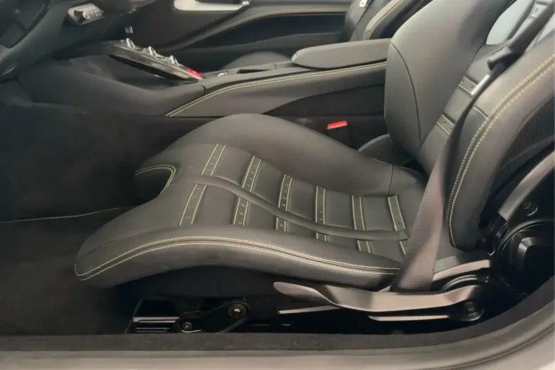 Ferrari 812 din 2023 cu 3.800 km - oferta FER117222 - foto 17