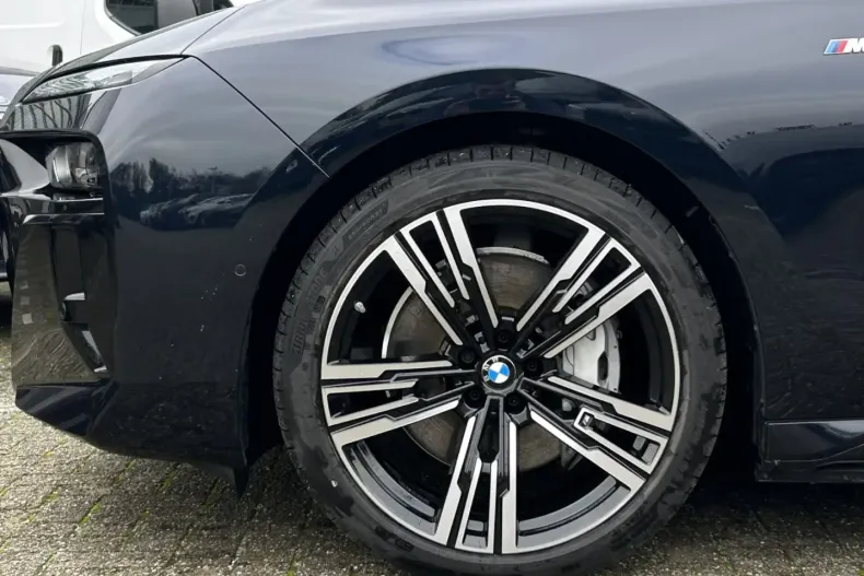 BMW i7 din 2022 cu 44.543 km - oferta BMW117228 - foto 3