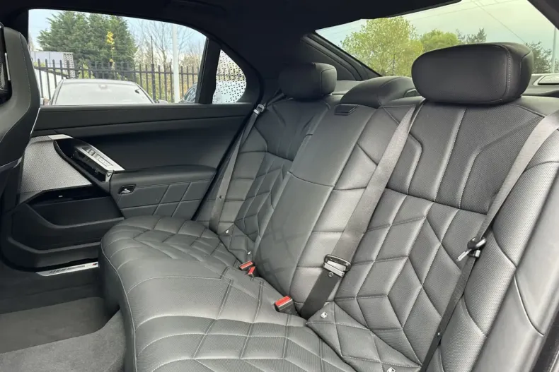 BMW i7 din 2022 cu 44.543 km - oferta BMW117228 - foto 19