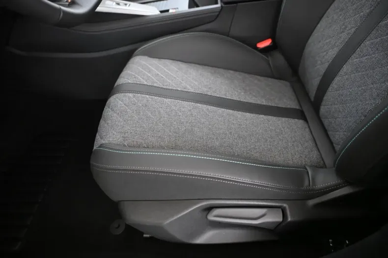 Peugeot 408 din 2023 cu 5.994 km - oferta PEU117237 - foto 30