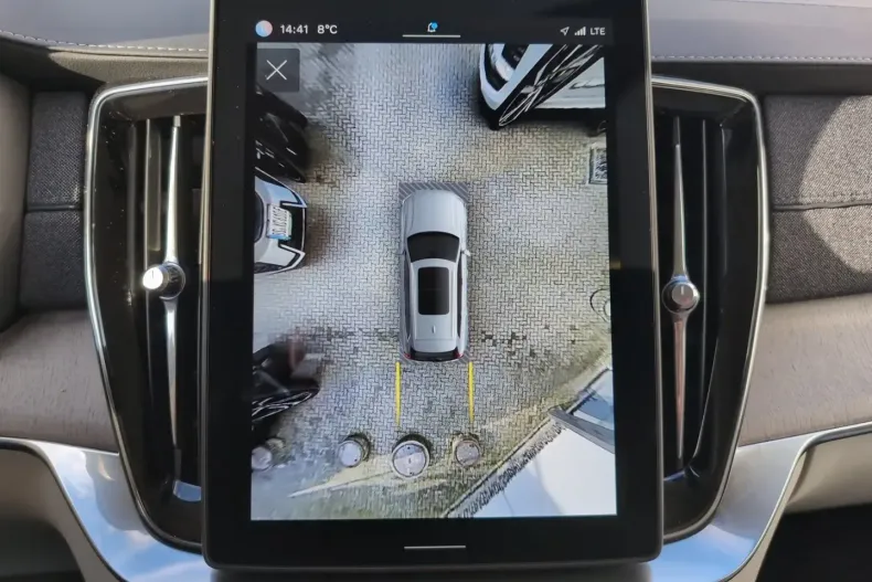 Volvo XC90 din 2024 cu 9.300 km - oferta VOL117250 - foto 8