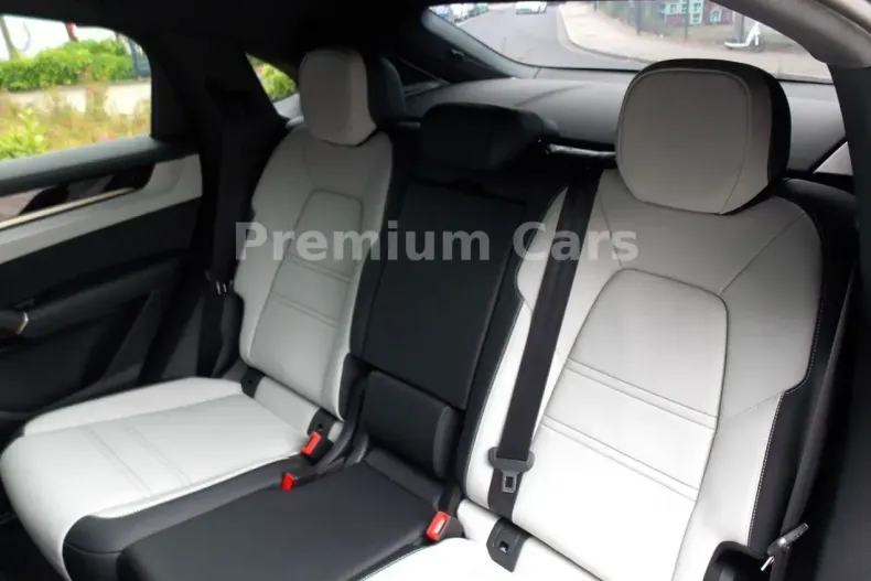 Porsche Cayenne din 2025 cu 10 km - oferta POR117267 - foto 2