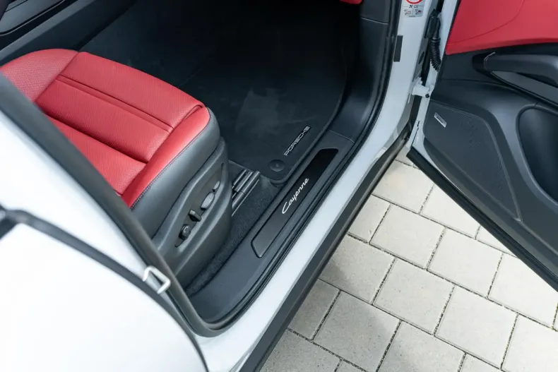 Porsche Cayenne din 2025 cu 25 km - oferta POR117272 - foto 34