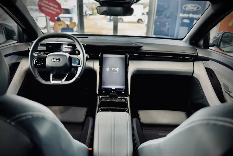 Ford Explorer din 2024 cu 3.000 km - oferta FOR117275 - foto 13