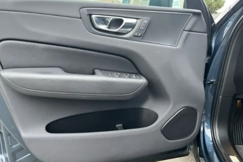 Volvo XC60 din 2020 cu 32.700 km - oferta VOL117277 - foto 16