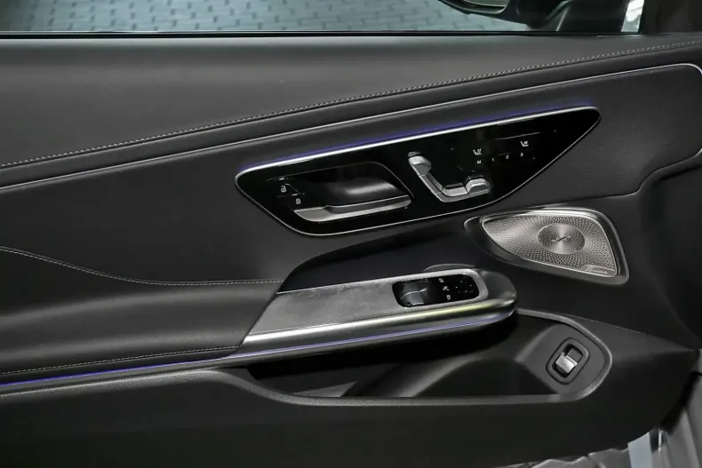 Mercedes-Benz CLE 300 din 2024 cu 10.800 km - oferta MER117282 - foto 8