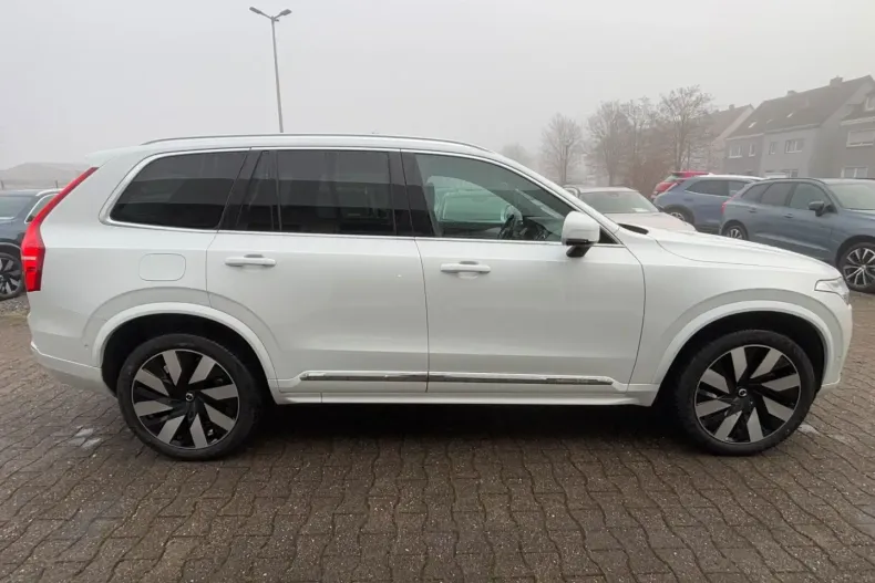 Volvo XC90 din 2024 cu 24.871 km - oferta VOL117286 - foto 8