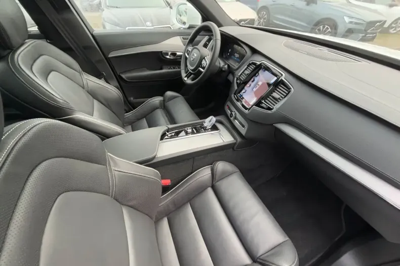 Volvo XC90 din 2024 cu 24.871 km - oferta VOL117286 - foto 11