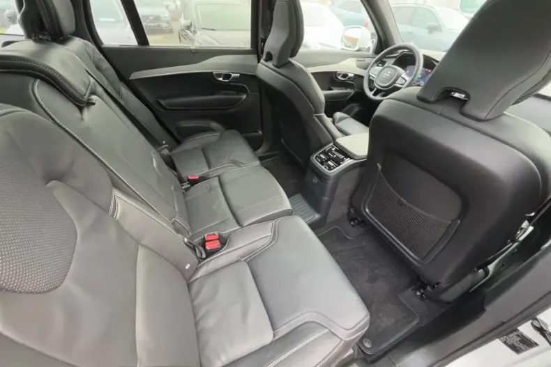 Volvo XC90 din 2024 cu 24.871 km - oferta VOL117286 - foto 13