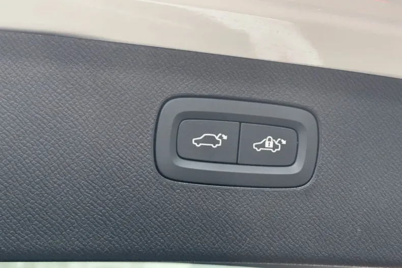 Volvo XC90 din 2024 cu 24.871 km - oferta VOL117286 - foto 16