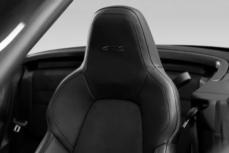 Porsche 992 din 2023 cu 7.400 km - oferta POR117287 - foto 17