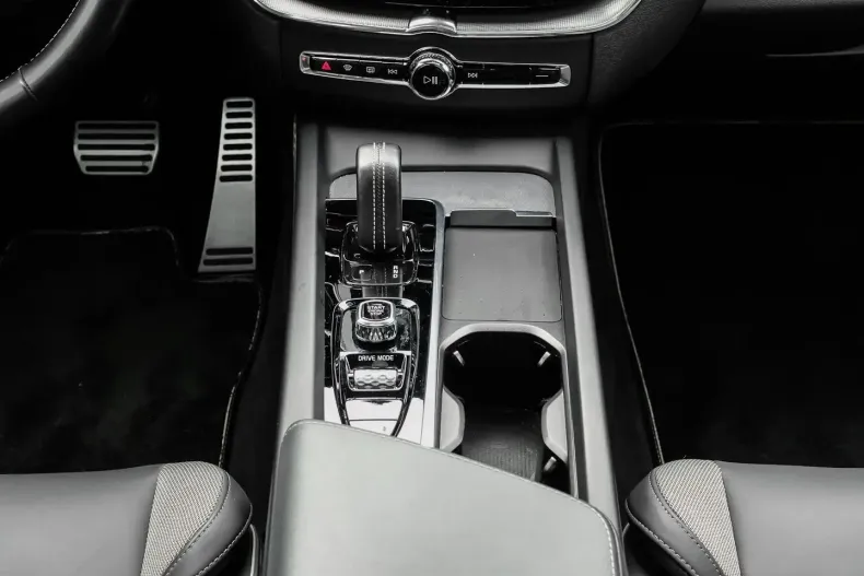 Volvo XC60 din 2021 cu 52.064 km - oferta VOL117299 - foto 11