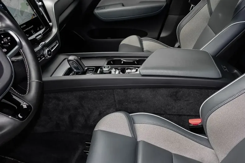 Volvo XC60 din 2021 cu 52.064 km - oferta VOL117299 - foto 12