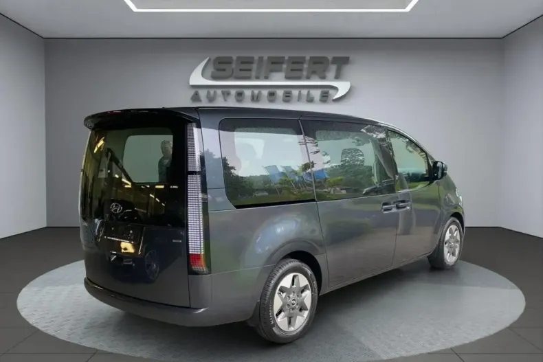 Hyundai STARIA din 2024 cu 5.900 km - oferta HYU117305 - foto 4