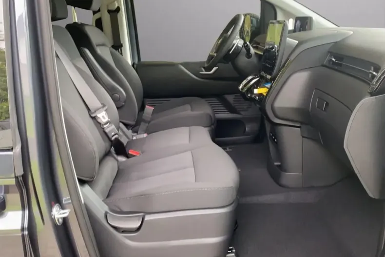 Hyundai STARIA din 2024 cu 5.900 km - oferta HYU117305 - foto 12