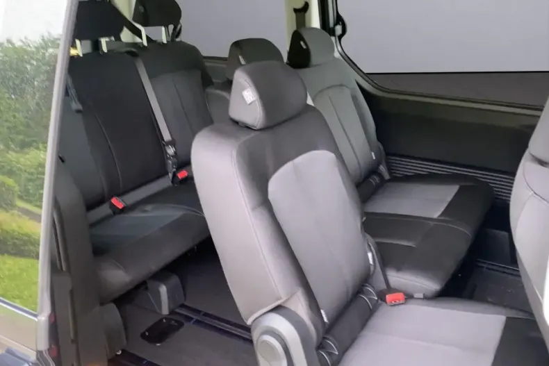 Hyundai STARIA din 2024 cu 5.900 km - oferta HYU117305 - foto 13