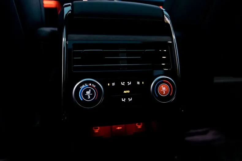 Land Rover Range Rover Sport din 2023 cu 3.620 km - oferta LAN117313 - foto 17