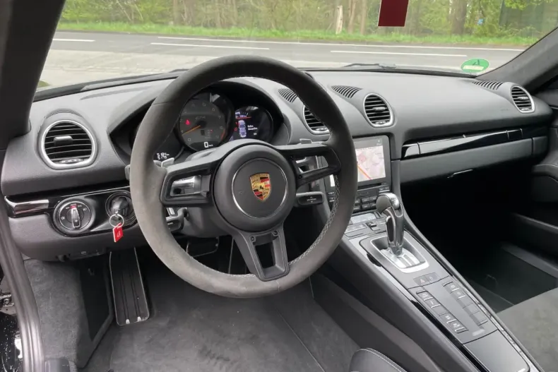 Porsche Cayman din 2021 cu 5.200 km - oferta POR117321 - foto 11