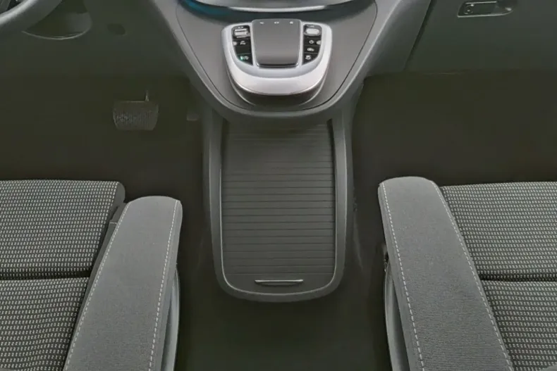 Mercedes-Benz V 300 din 2024 cu 59.321 km - oferta MER117340 - foto 13