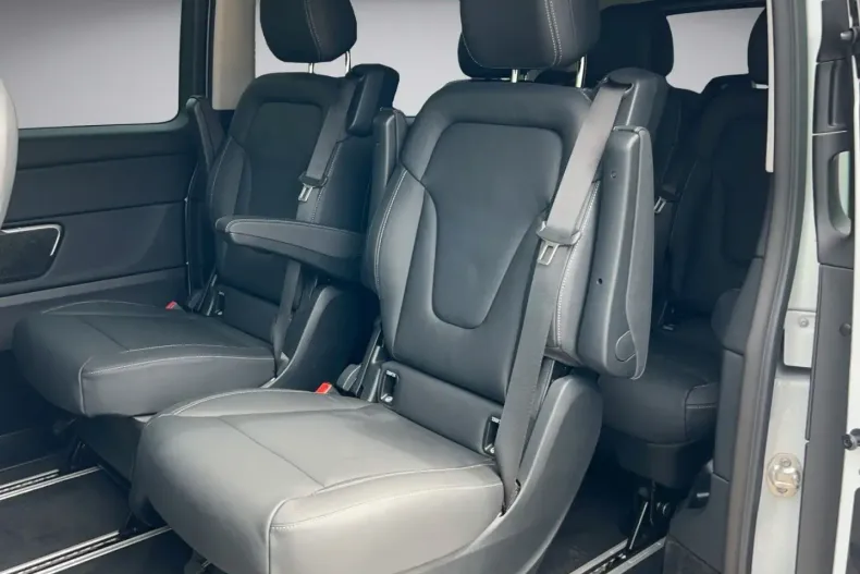 Mercedes-Benz V 300 din 2024 cu 12.100 km - oferta MER117345 - foto 12