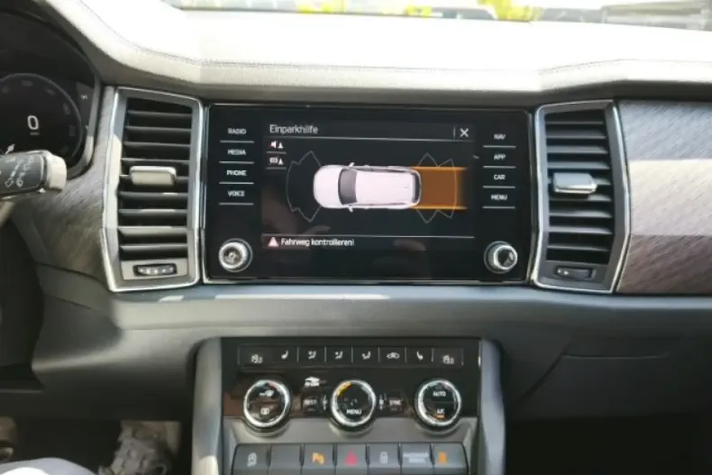 Skoda Kodiaq din 2024 cu 14.572 km - oferta SKO117352 - foto 12