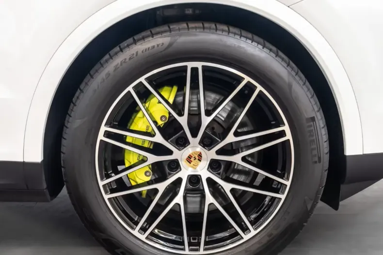 Porsche Cayenne din 2024 cu 11.907 km - oferta POR117355 - foto 4