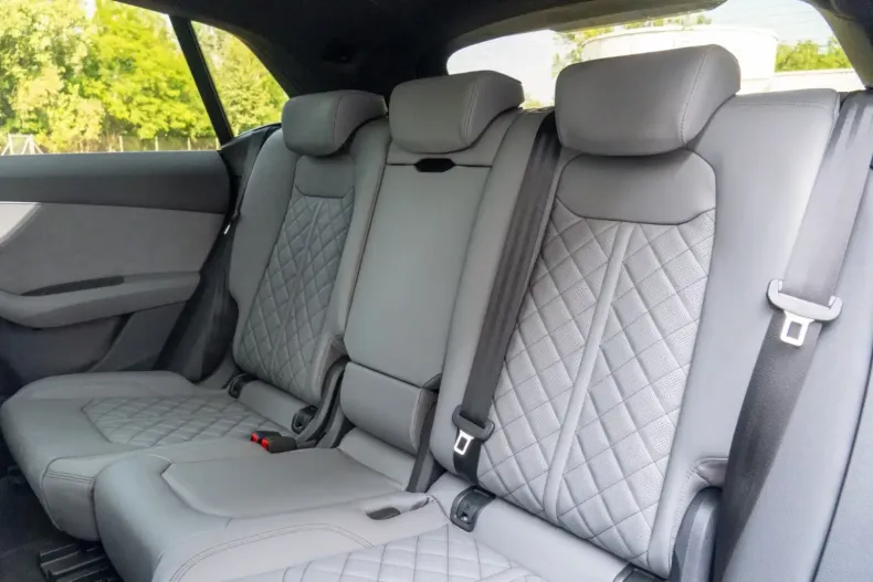 Audi Q8 din 2025 cu 9.900 km - oferta AUD117357 - foto 4