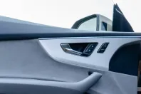 Audi Q8 din 2025 cu 9.900 km - oferta AUD117357 - foto 9