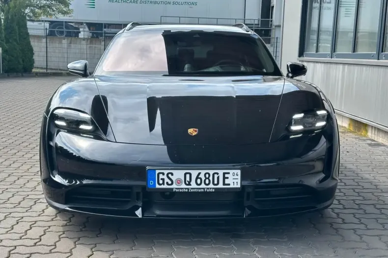 Porsche Taycan din 2021 cu 39.550 km - oferta POR117359 - foto 1