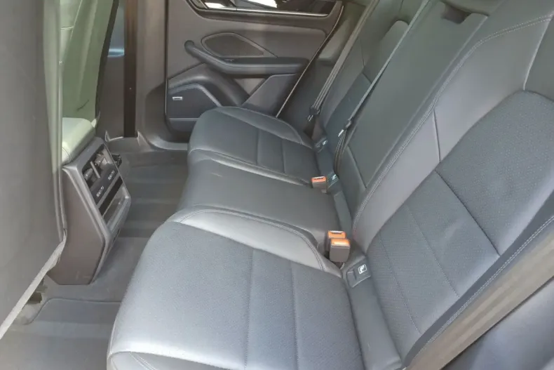 Porsche Macan din 2024 cu 9.473 km - oferta POR117363 - foto 13