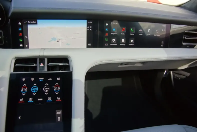 Porsche Taycan din 2022 cu 15.926 km - oferta POR117377 - foto 9