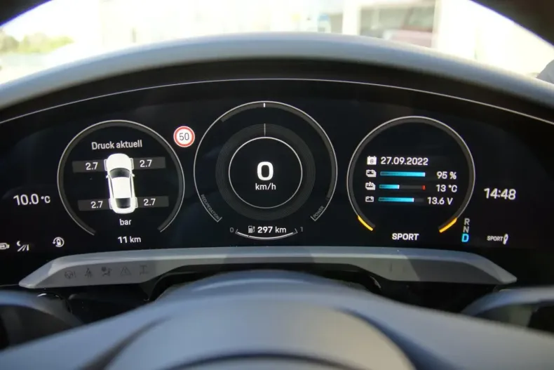 Porsche Taycan din 2022 cu 15.926 km - oferta POR117377 - foto 10