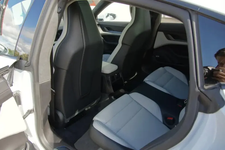 Porsche Taycan din 2022 cu 15.926 km - oferta POR117377 - foto 20