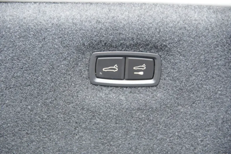 Porsche Taycan din 2022 cu 15.926 km - oferta POR117377 - foto 22