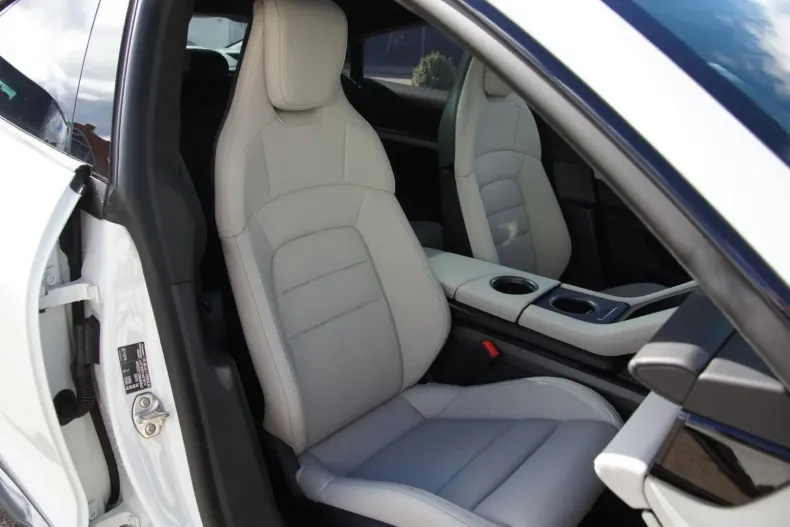 Porsche Taycan din 2022 cu 15.926 km - oferta POR117377 - foto 26