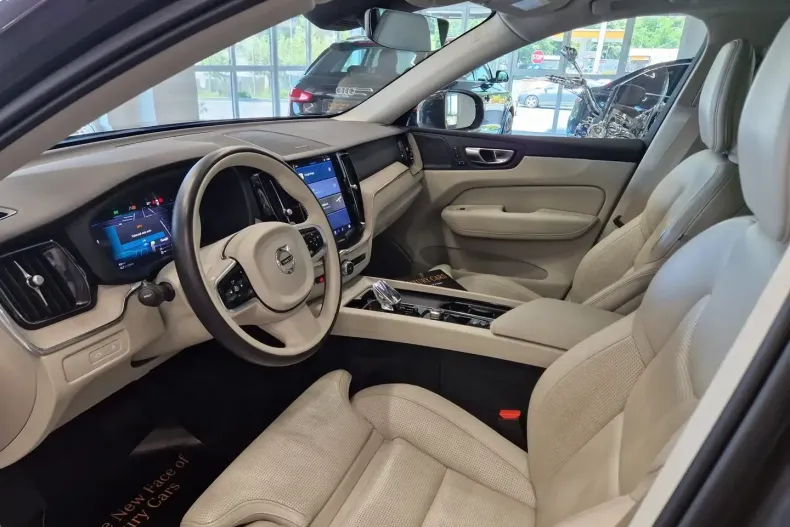 Volvo XC60 din 2023 cu 114.000 km - oferta VOL117388 - foto 2