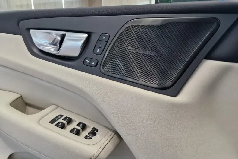 Volvo XC60 din 2023 cu 114.000 km - oferta VOL117388 - foto 13