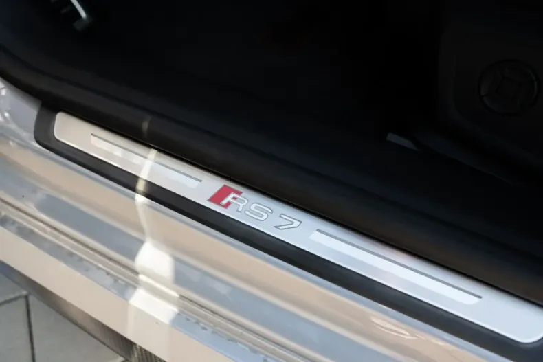 Audi RS7 din 2024 cu 15.900 km - oferta AUD117417 - foto 19