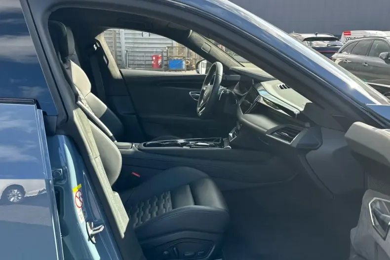 Audi RS e-tron GT din 2024 cu 16.453 km - oferta AUD117422 - foto 9