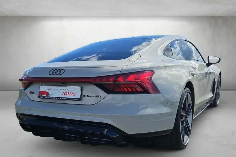 Audi e-tron GT din 2024 cu 21.365 km - oferta AUD117424 - foto 3