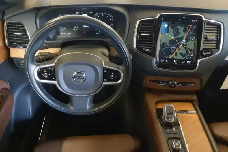 Volvo XC90 din 2020 cu 85.867 km - oferta VOL117428 - foto 2